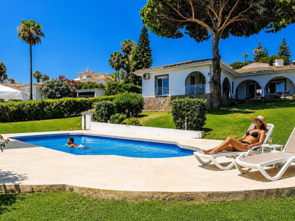 Villa for sale in Manilva