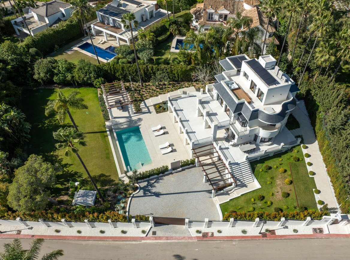 Villa for sale in Marbella - photo 4