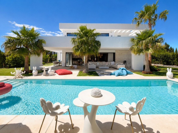 Villa for sale in Mijas