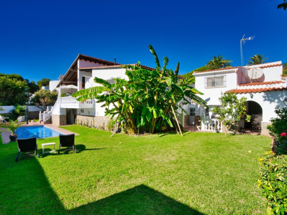Villa for sale in Mijas