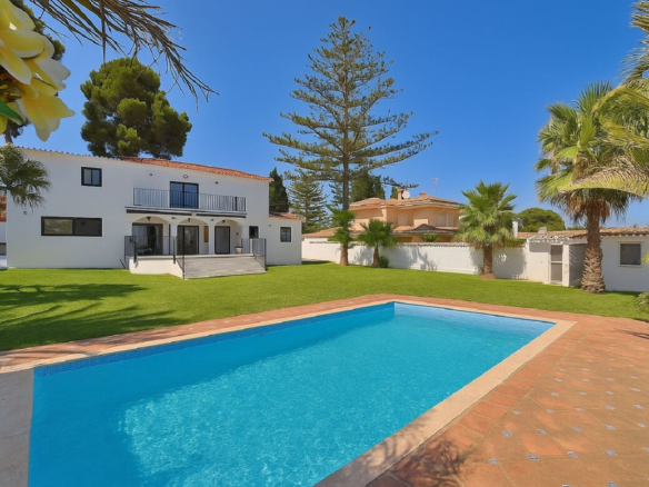 Villa for sale in Mijas