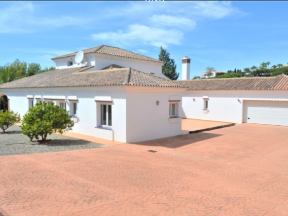 Villa for sale in Mijas