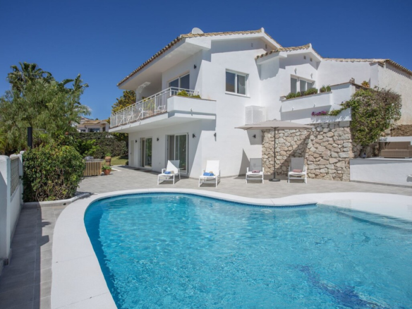 Villa for sale in Mijas
