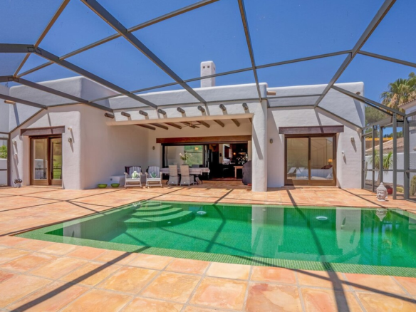 Villa for sale in Mijas