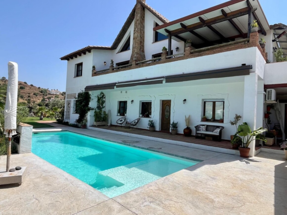 Villa for sale in Mijas