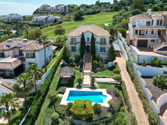 Villa for sale in Mijas