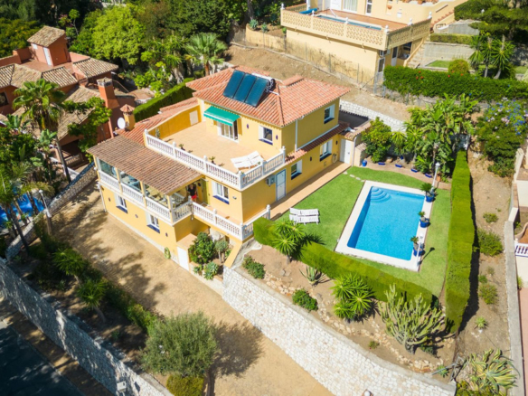 Villa for sale in Mijas