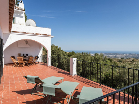 Villa for sale in Mijas