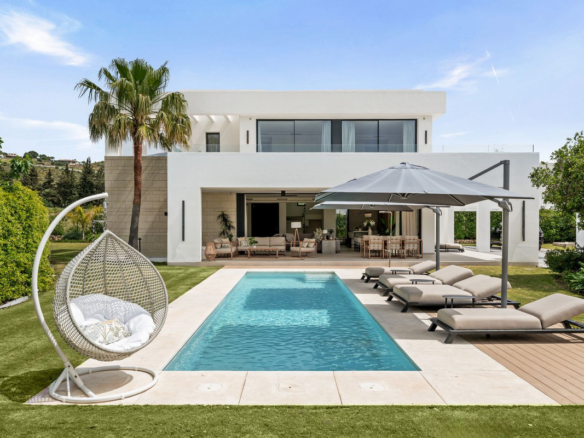 Villa for sale in Mijas