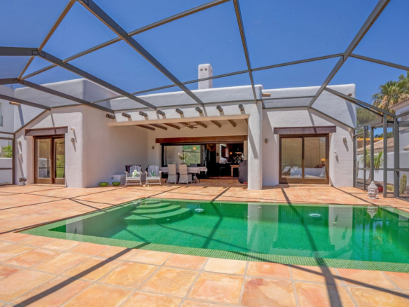 Villa for sale in Mijas