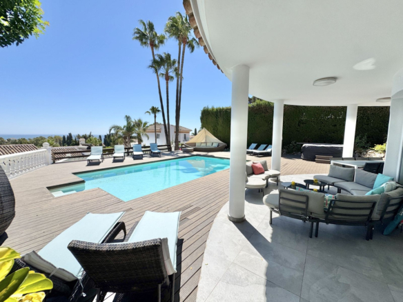 Villa for sale in Mijas