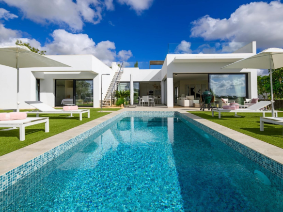 Villa for sale in Orihuela
