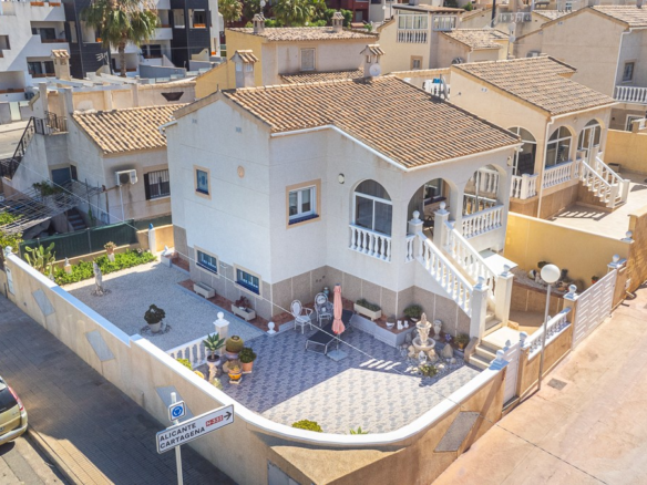 Villa for sale in Orihuela Costa
