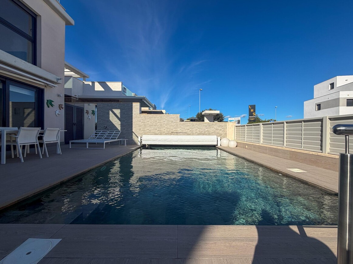 Villa for sale in San Miguel de Salinas - photo 4