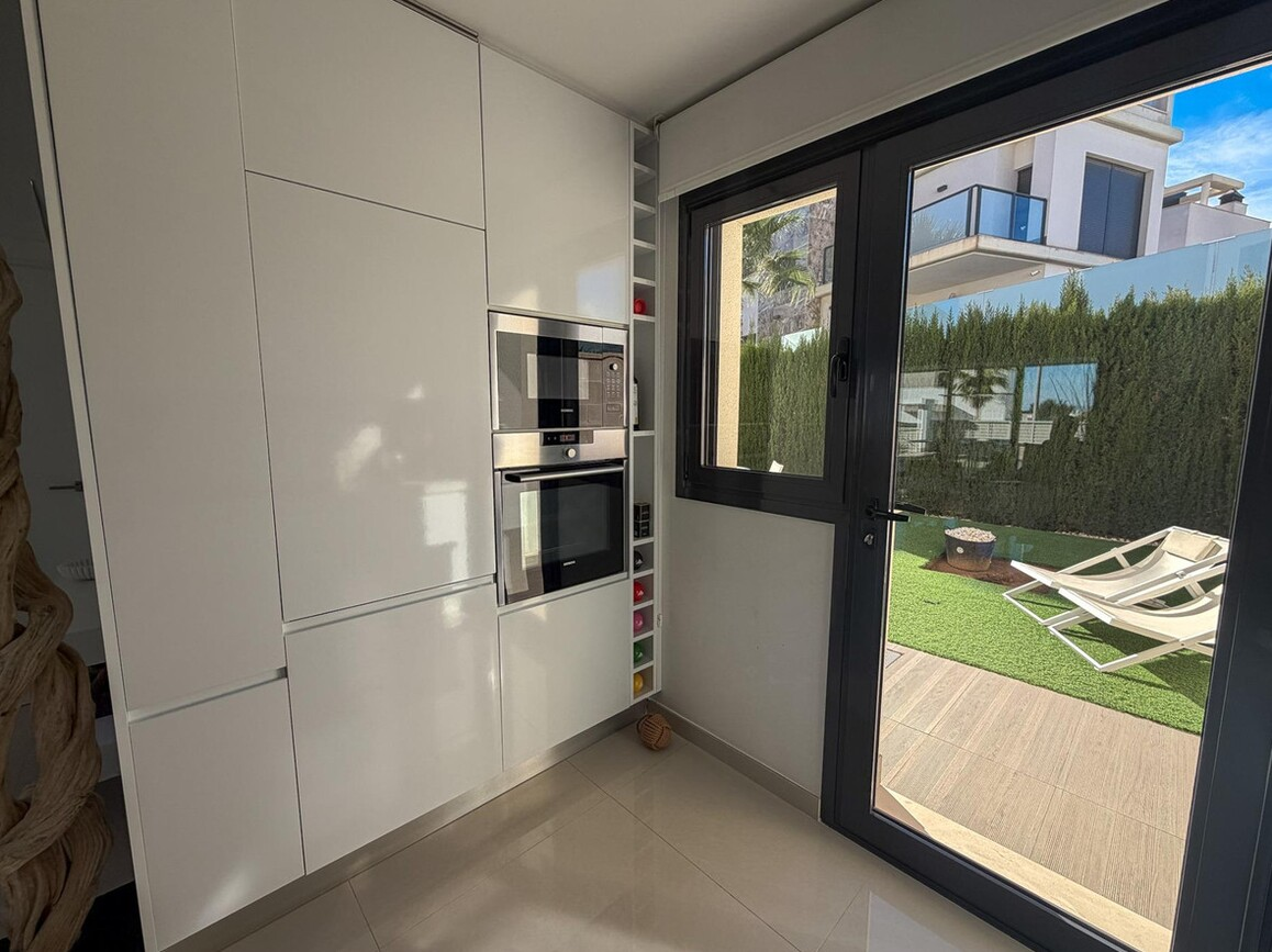 Villa for sale in San Miguel de Salinas - photo 12