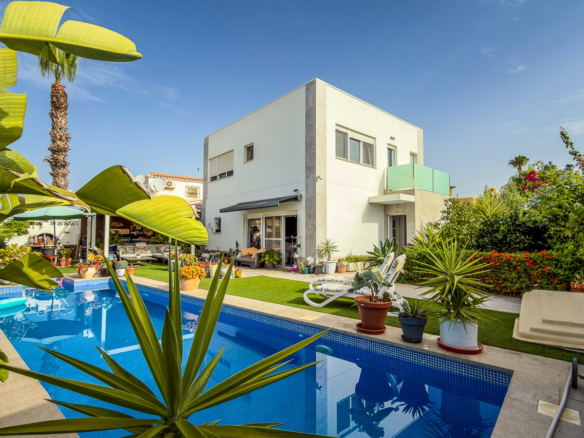 Villa for sale in Torrevieja
